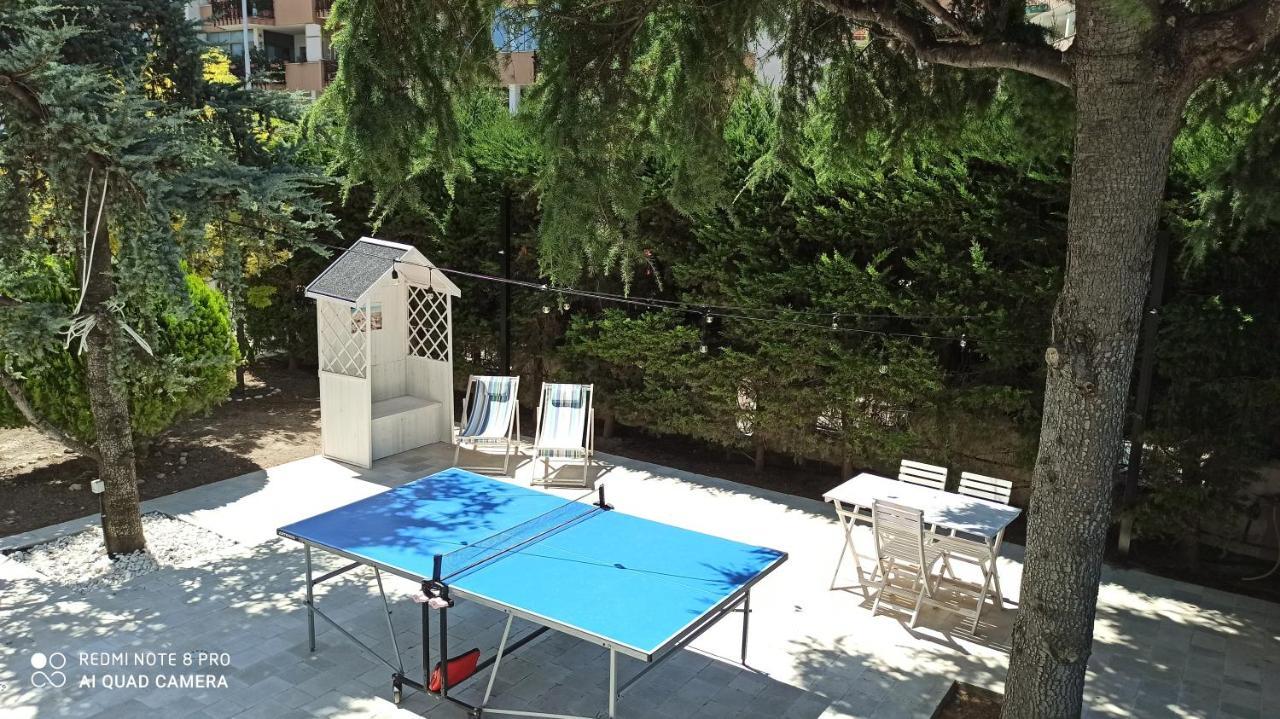 Villa Mary Trani Bagian luar foto