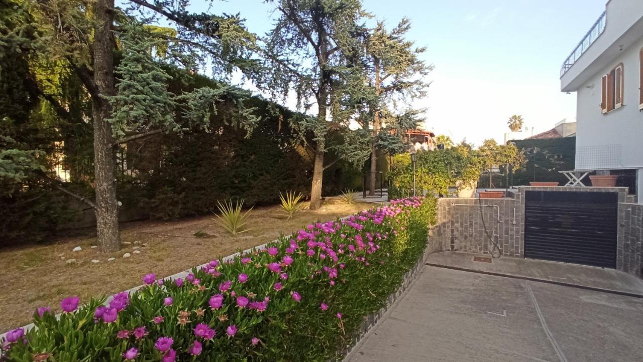 Villa Mary Trani Bagian luar foto