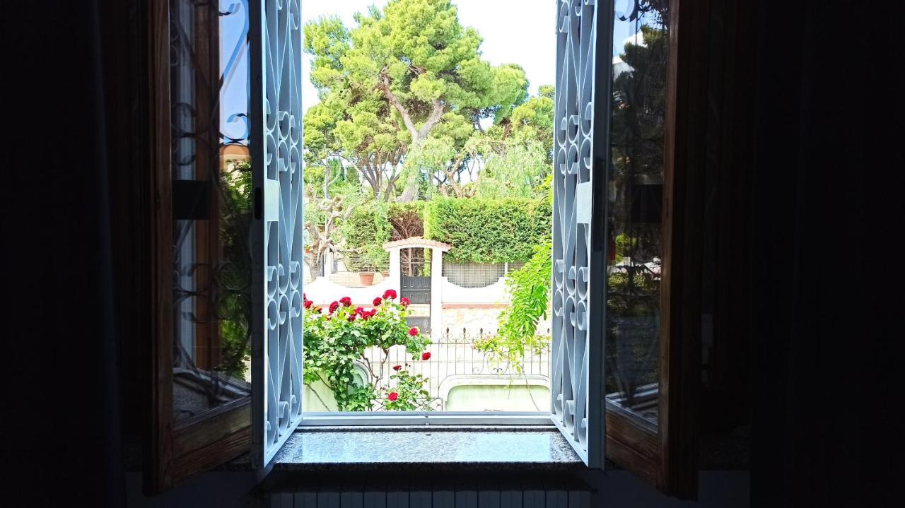 Villa Mary Trani Bagian luar foto