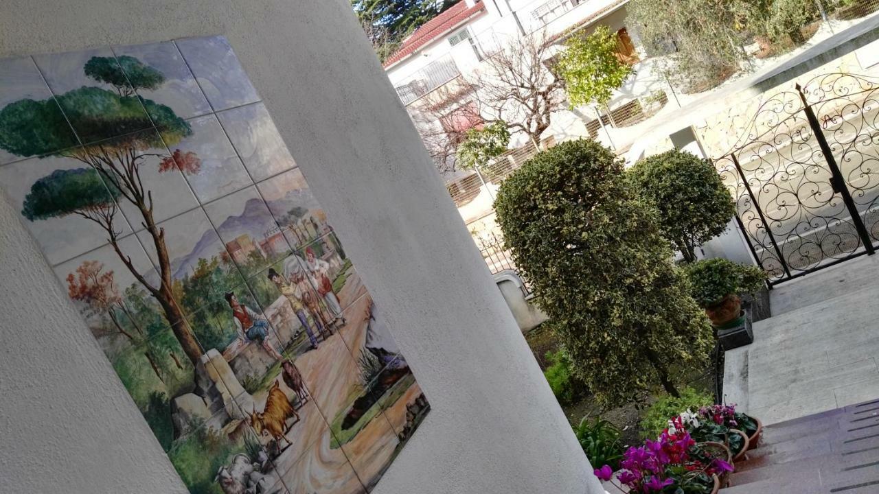 Villa Mary Trani Bagian luar foto
